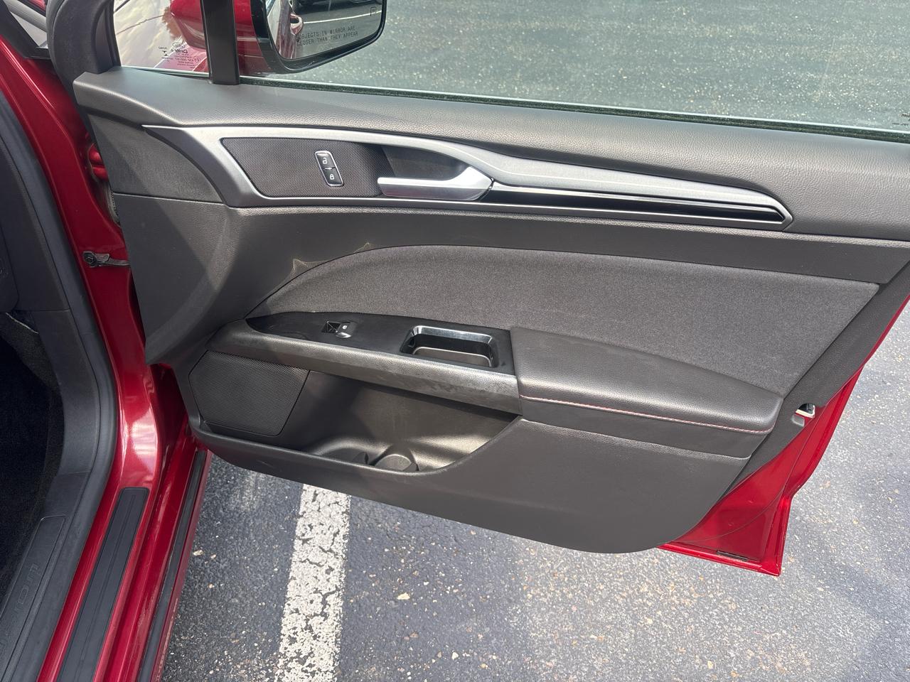 Ford Fusion 4dr Sdn SE AWD 2016