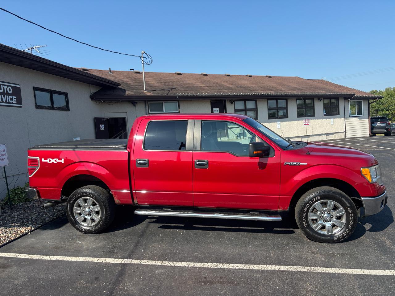 Ford F-150 4WD SuperCrew 145" XLT 2010