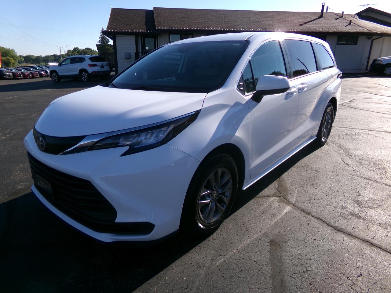 Toyota Sienna LE AWD 8-Passenger (Natl) 2021