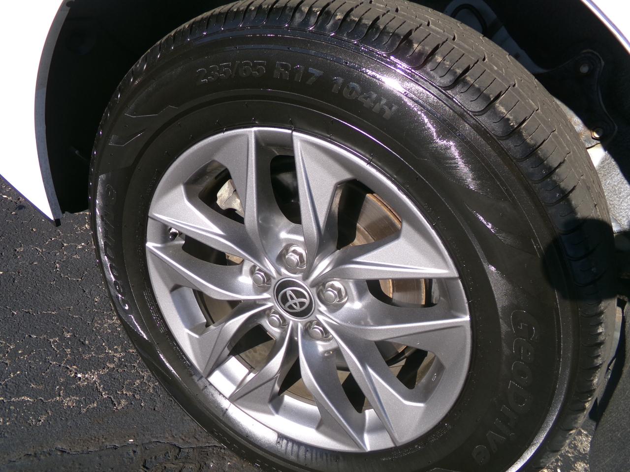 Toyota Sienna LE AWD 8-Passenger (Natl) 2021