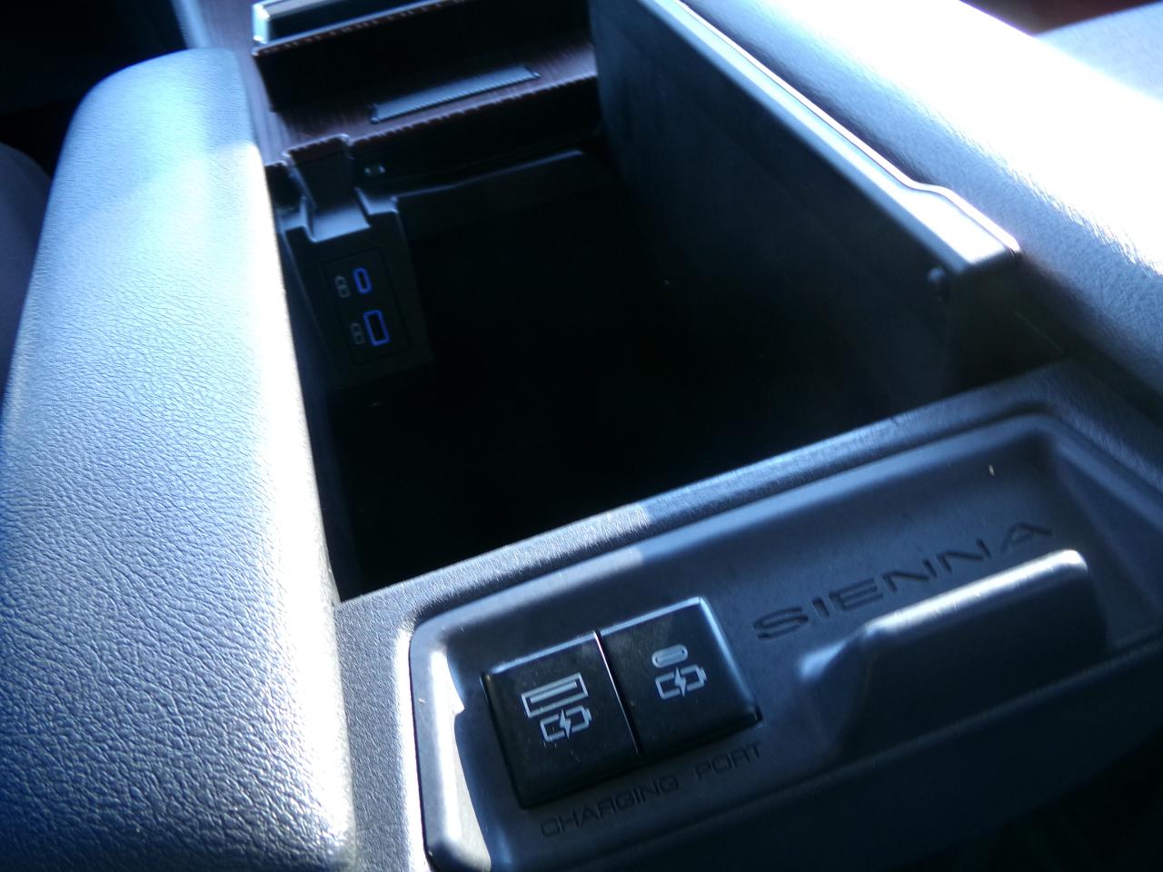 Toyota Sienna LE AWD 8-Passenger (Natl) 2021