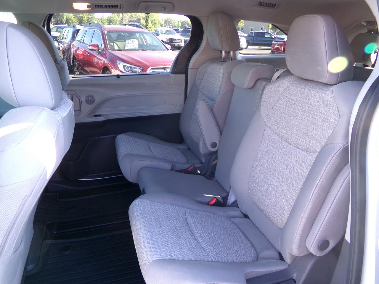 Toyota Sienna LE AWD 8-Passenger (Natl) 2021
