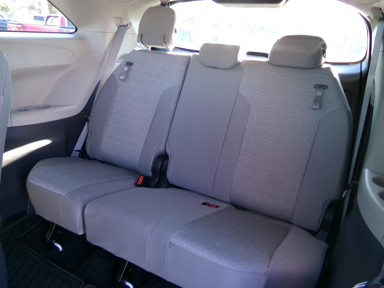 Toyota Sienna LE AWD 8-Passenger (Natl) 2021