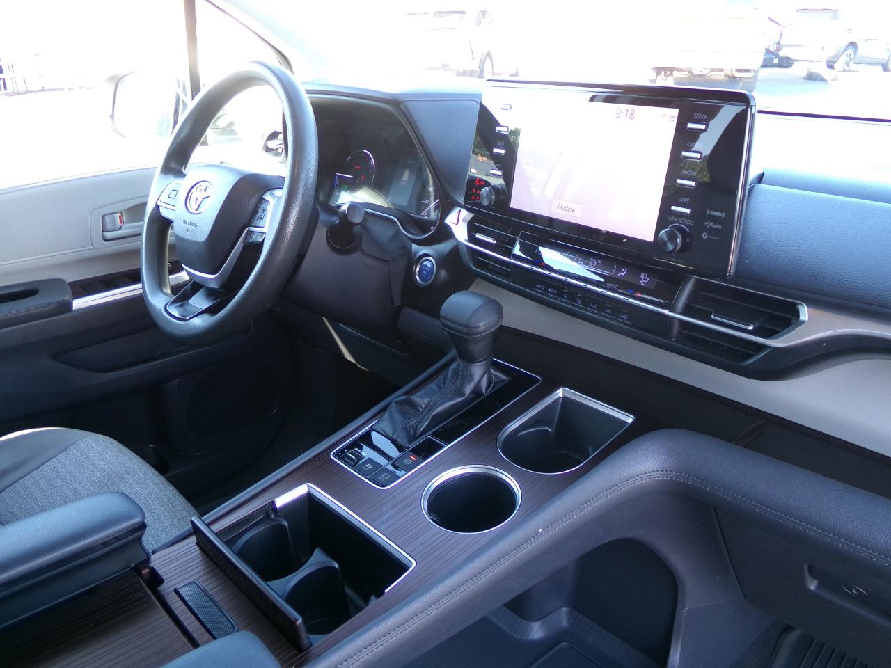 Toyota Sienna LE AWD 8-Passenger (Natl) 2021