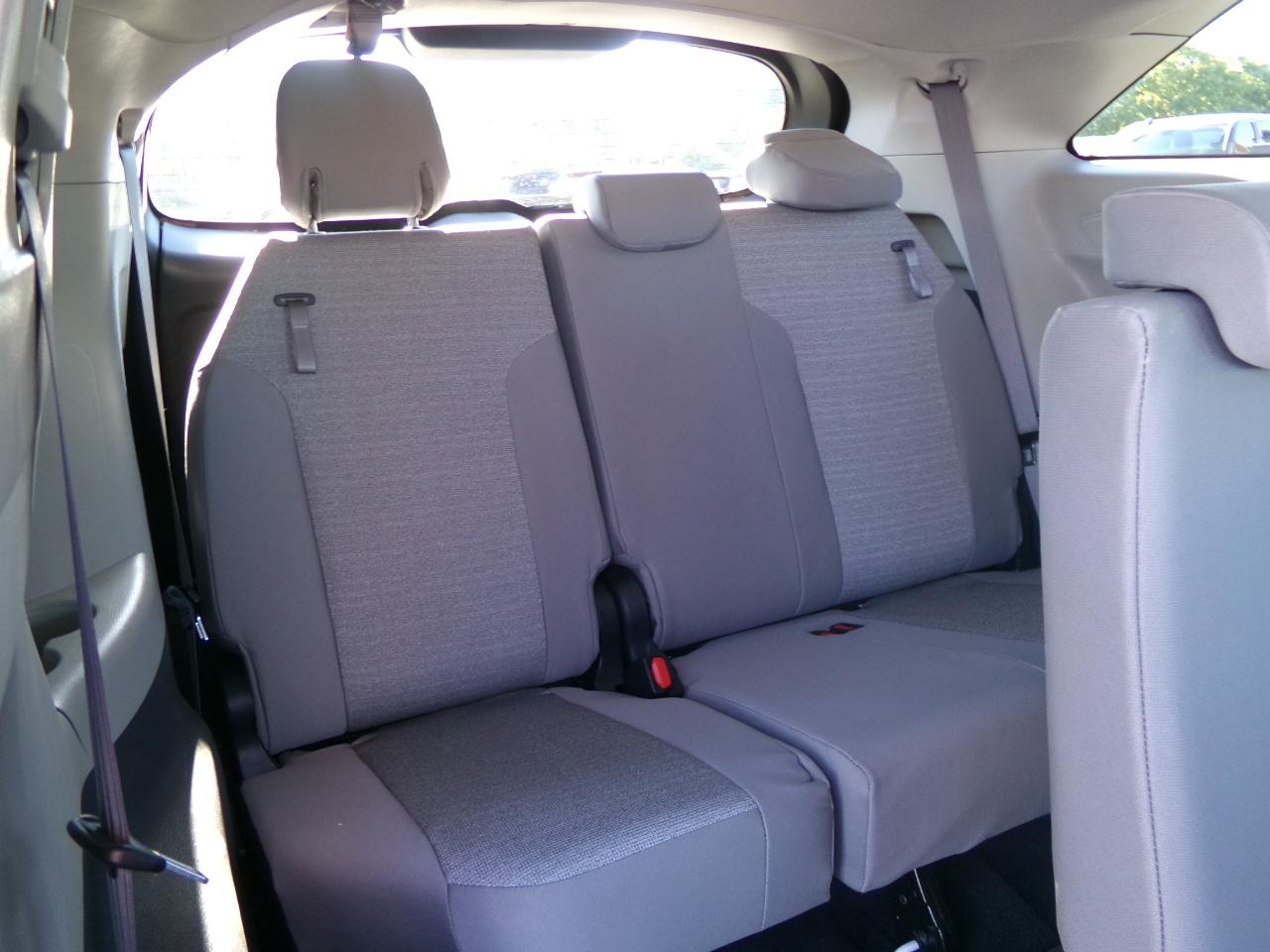 Toyota Sienna LE AWD 8-Passenger (Natl) 2021