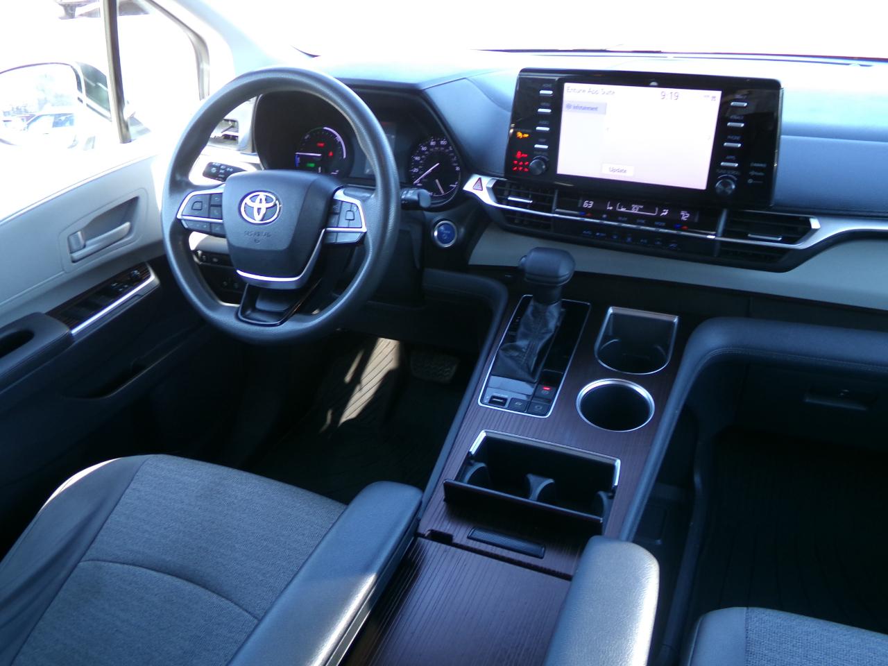 Toyota Sienna LE AWD 8-Passenger (Natl) 2021