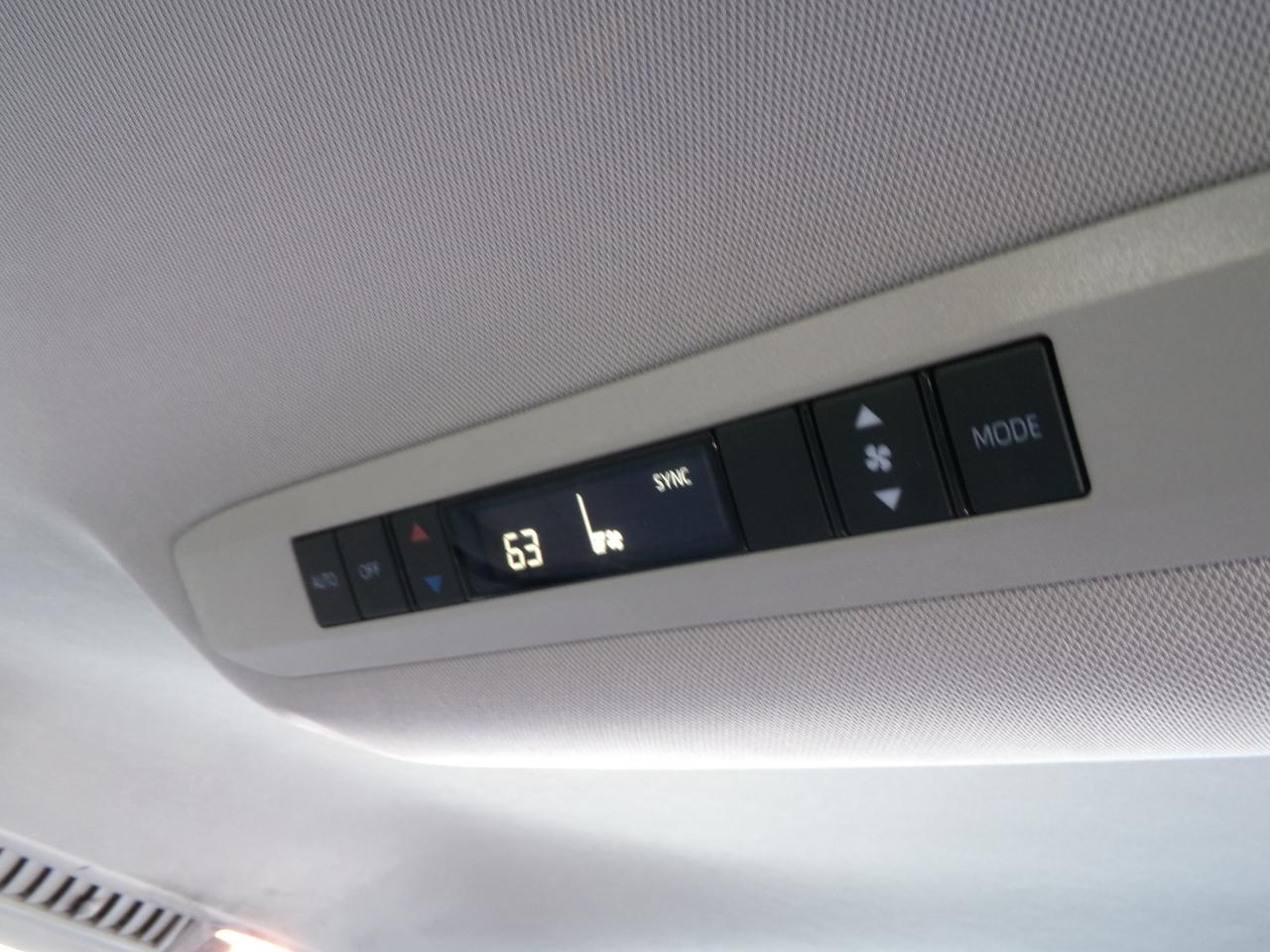 Toyota Sienna LE AWD 8-Passenger (Natl) 2021