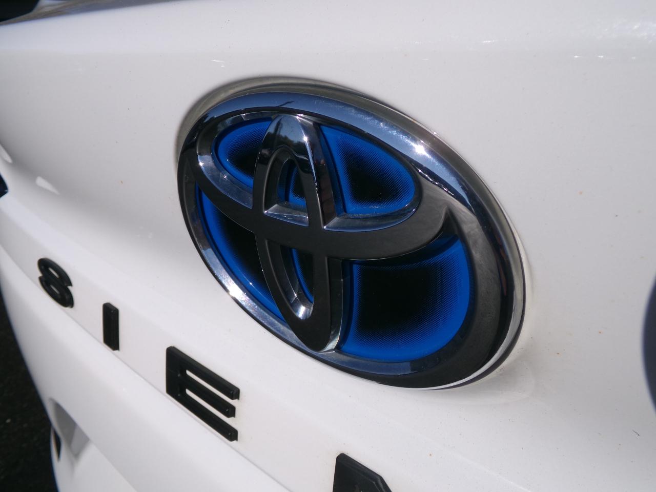 Toyota Sienna LE AWD 8-Passenger (Natl) 2021