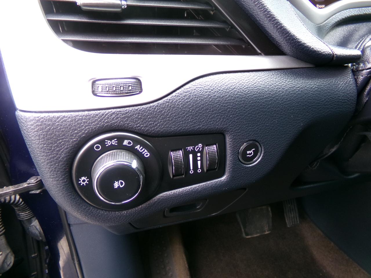 Jeep Cherokee 4WD 4dr Limited 2016