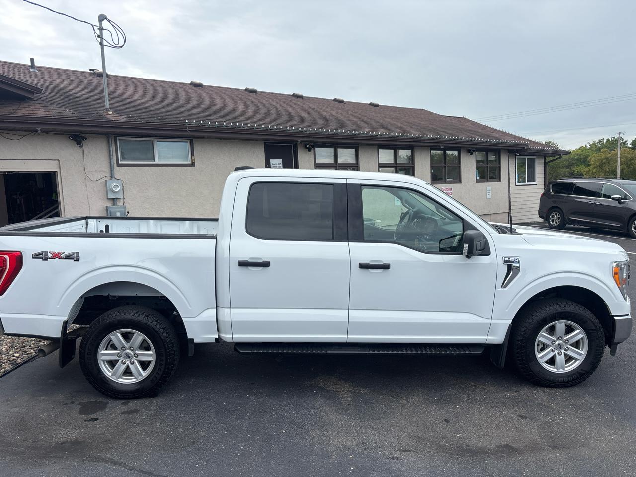 Ford F-150 XLT SuperCrew 4WD 2022
