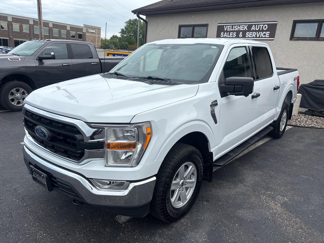 Ford F-150 XLT SuperCrew 4WD 2022