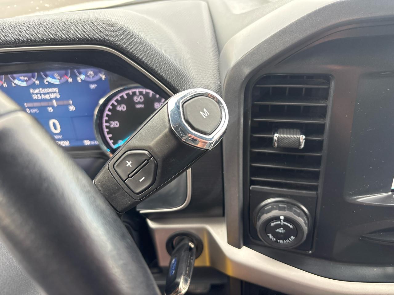 Ford F-150 XLT SuperCrew 4WD 2022