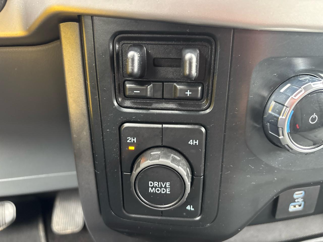 Ford F-150 XLT SuperCrew 4WD 2022