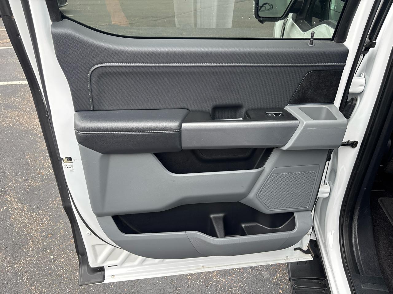 Ford F-150 XLT SuperCrew 4WD 2022