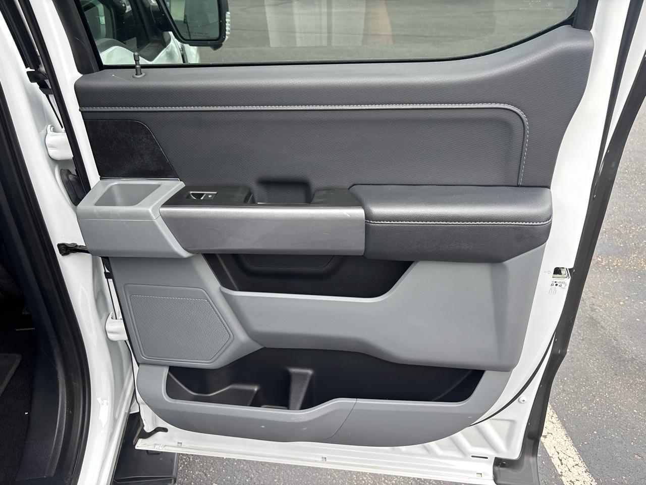 Ford F-150 XLT SuperCrew 4WD 2022