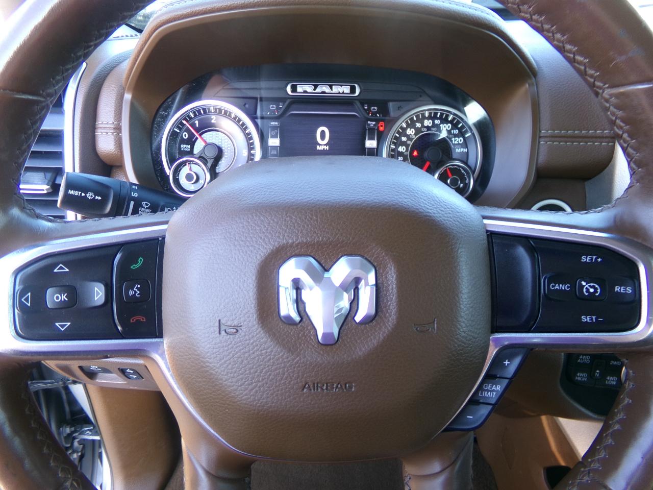 RAM 1500 Laramie 4x4 Crew Cab 5'7" Box 2019