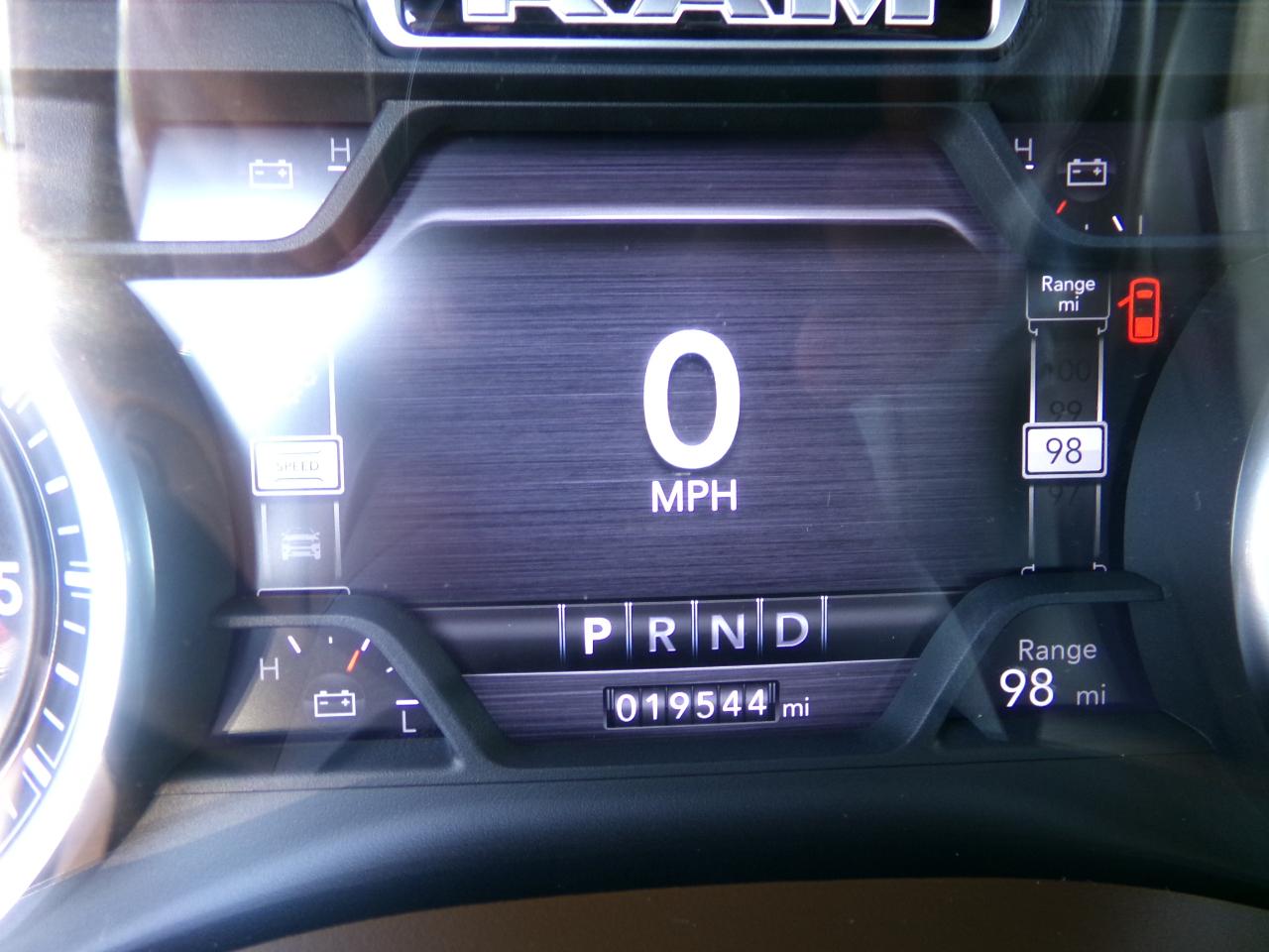 RAM 1500 Laramie 4x4 Crew Cab 5'7" Box 2019