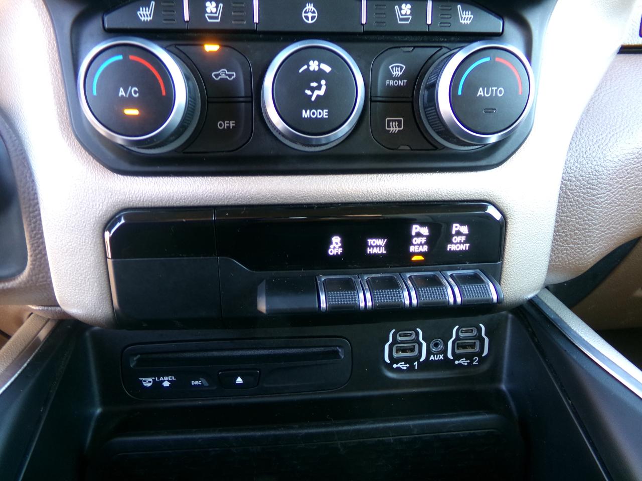 RAM 1500 Laramie 4x4 Crew Cab 5'7" Box 2019