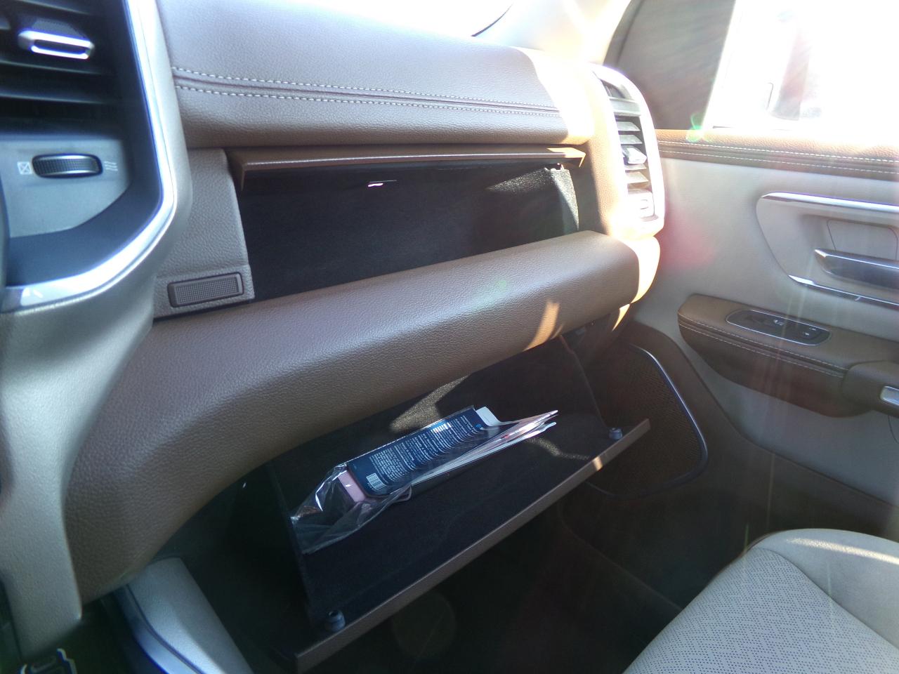 RAM 1500 Laramie 4x4 Crew Cab 5'7" Box 2019