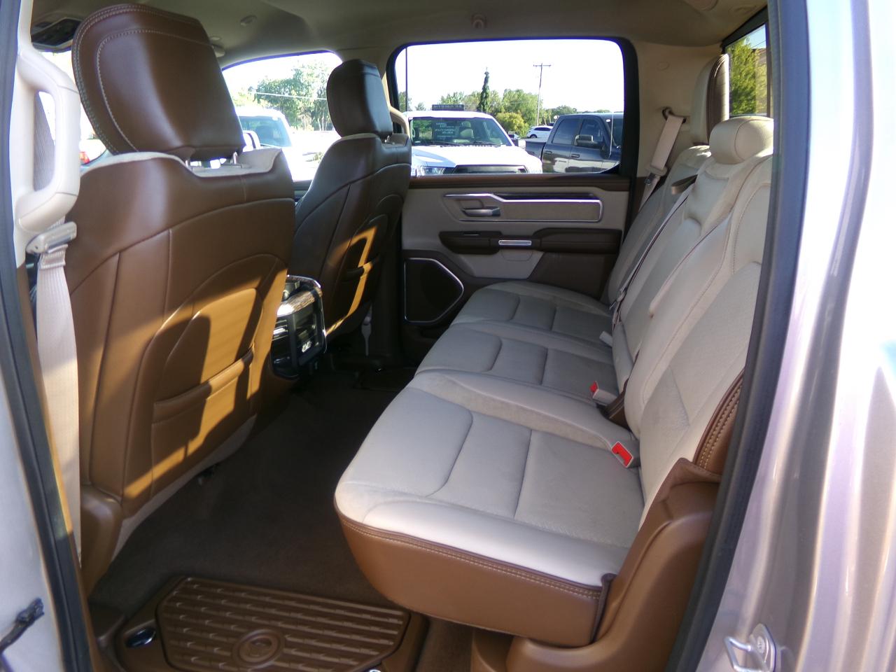 RAM 1500 Laramie 4x4 Crew Cab 5'7" Box 2019