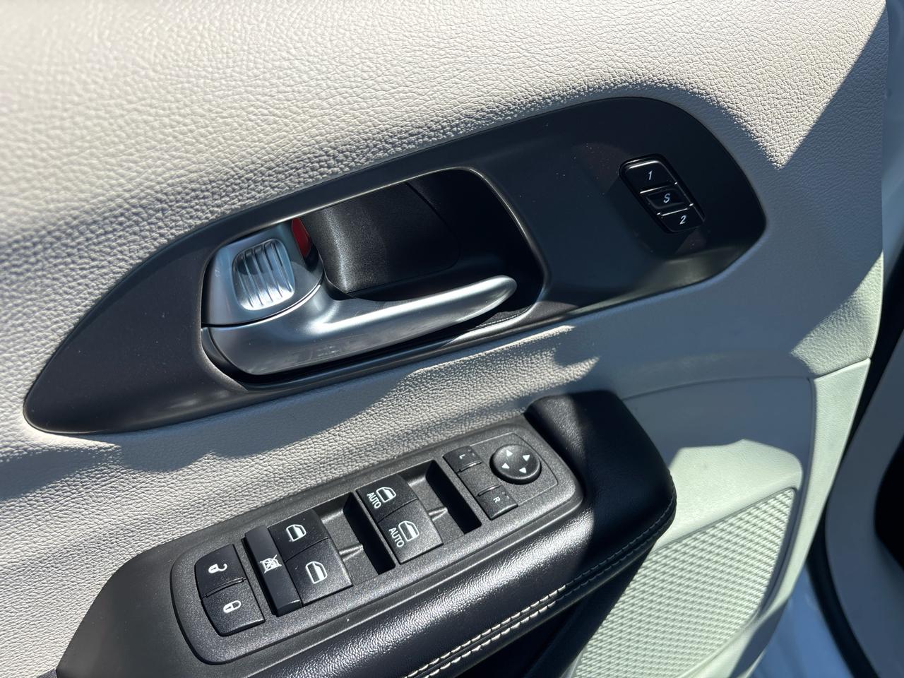 Chrysler Pacifica Touring L FWD 2022