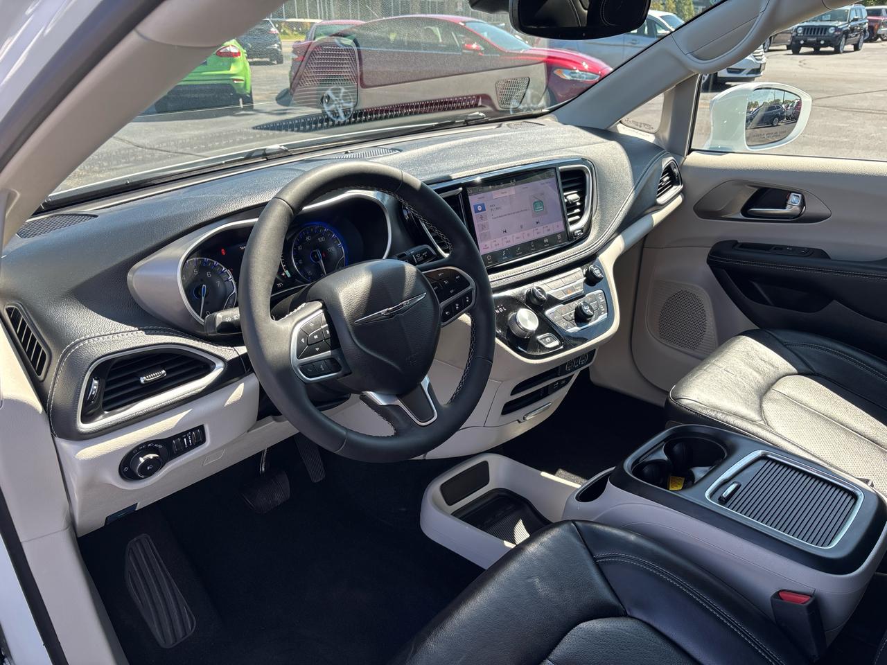 Chrysler Pacifica Touring L FWD 2022