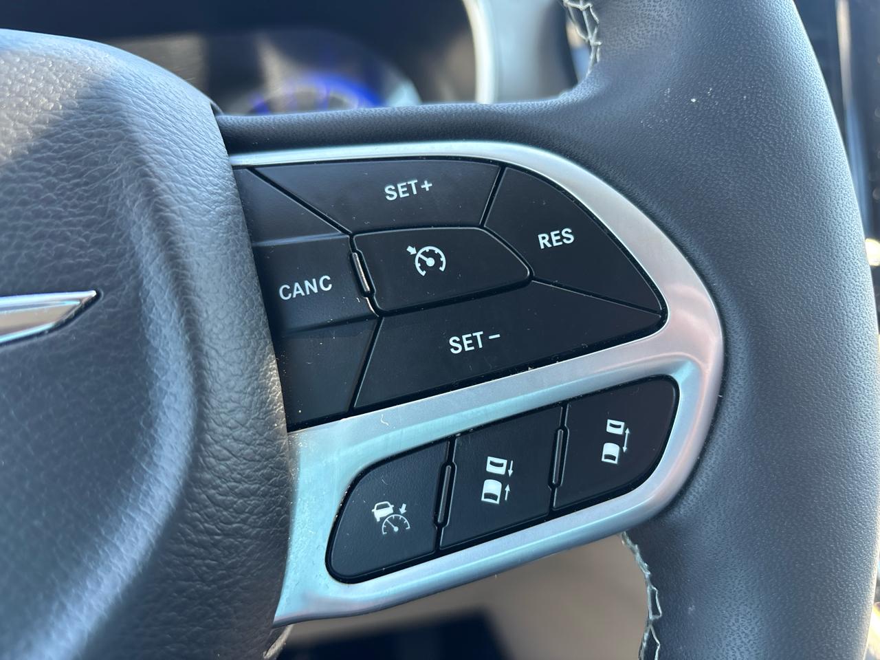 Chrysler Pacifica Touring L FWD 2022