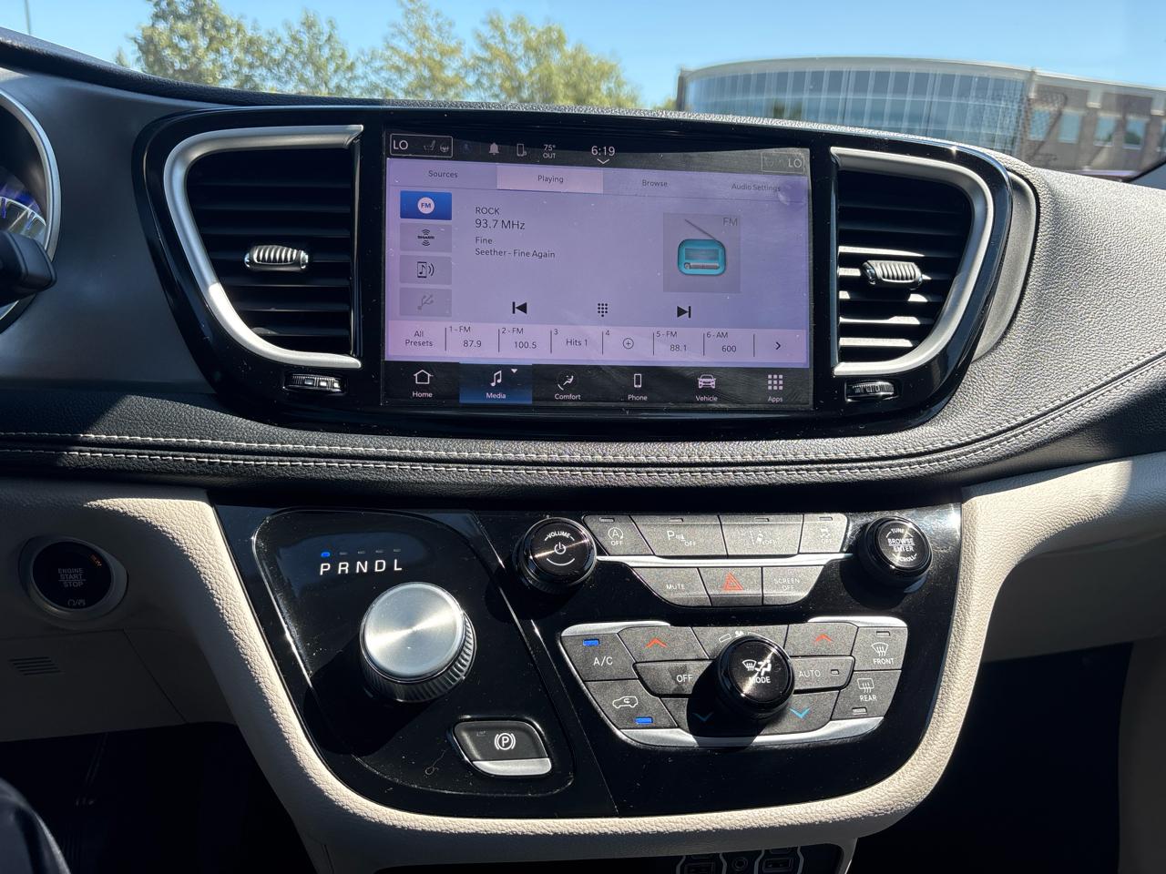 Chrysler Pacifica Touring L FWD 2022