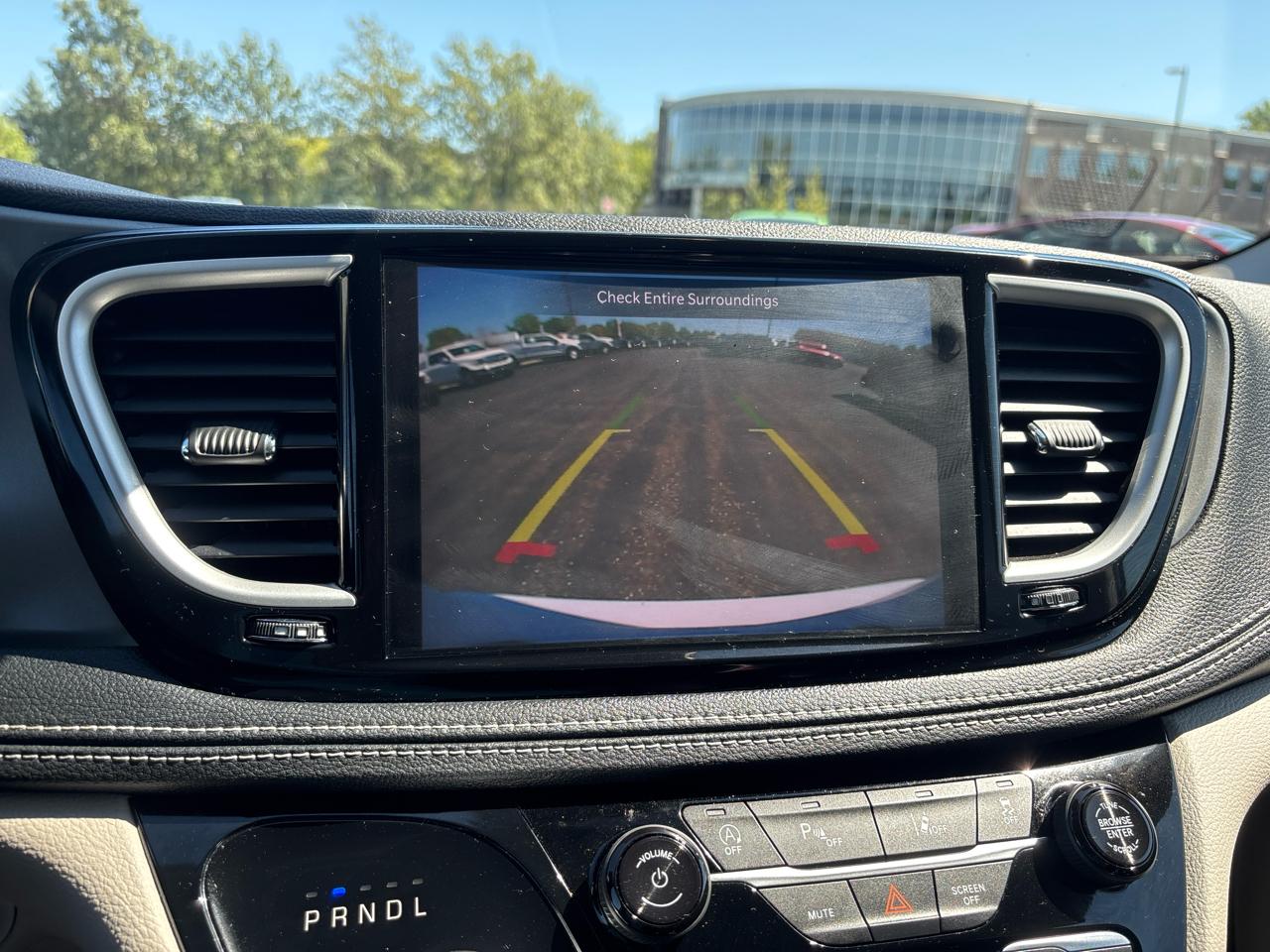 Chrysler Pacifica Touring L FWD 2022