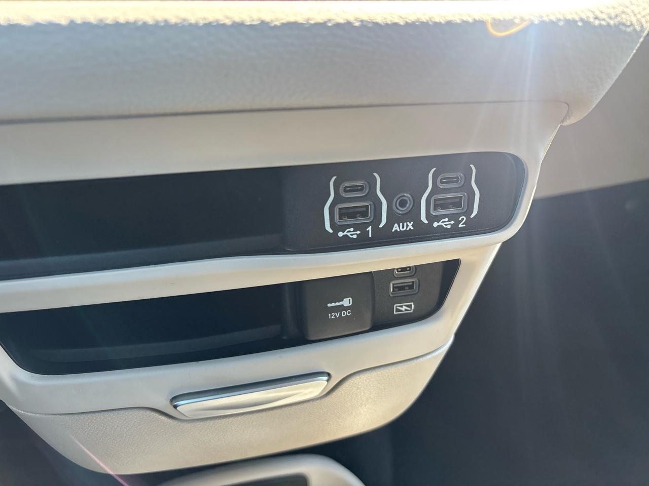 Chrysler Pacifica Touring L FWD 2022