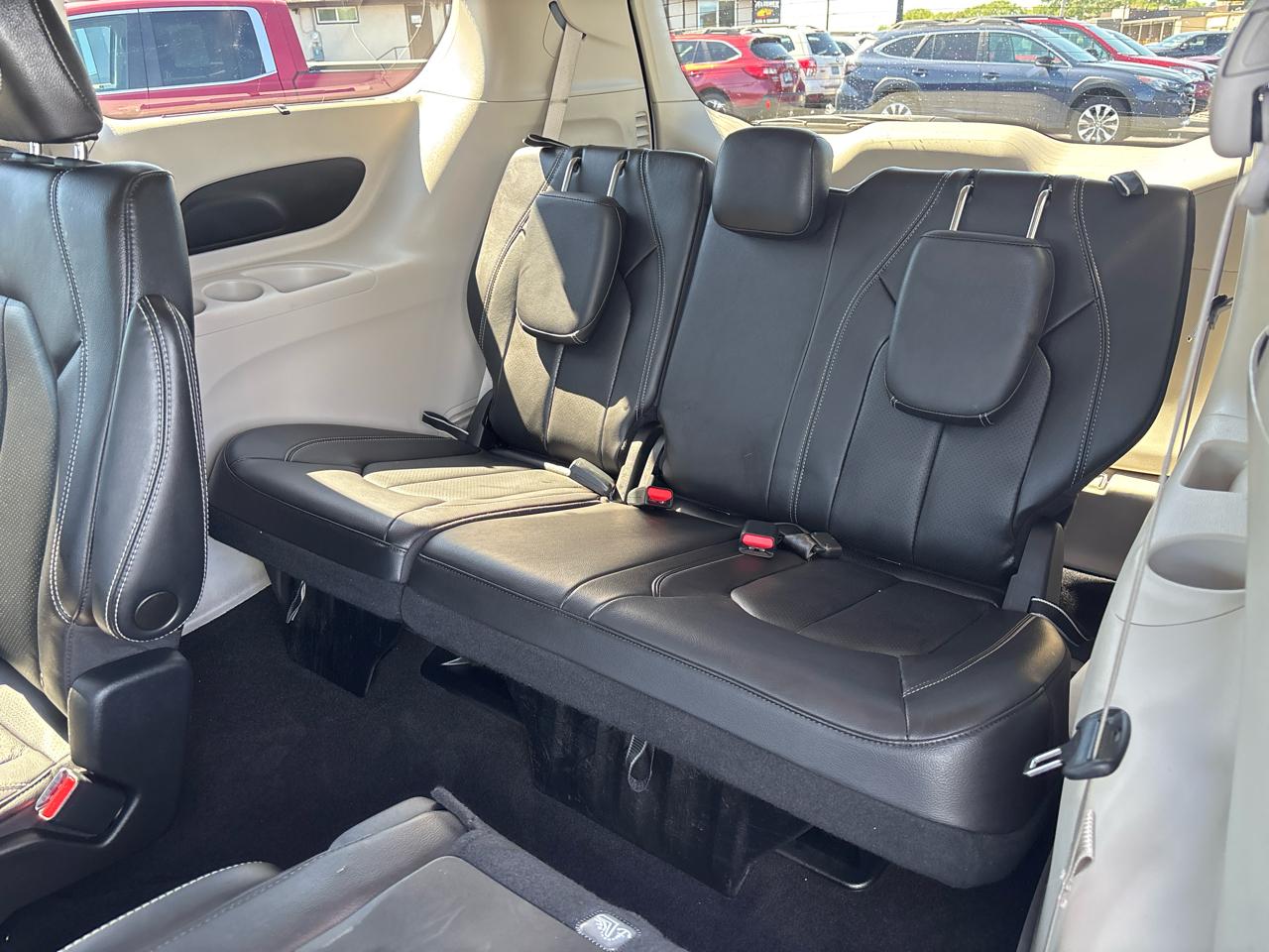 Chrysler Pacifica Touring L FWD 2022