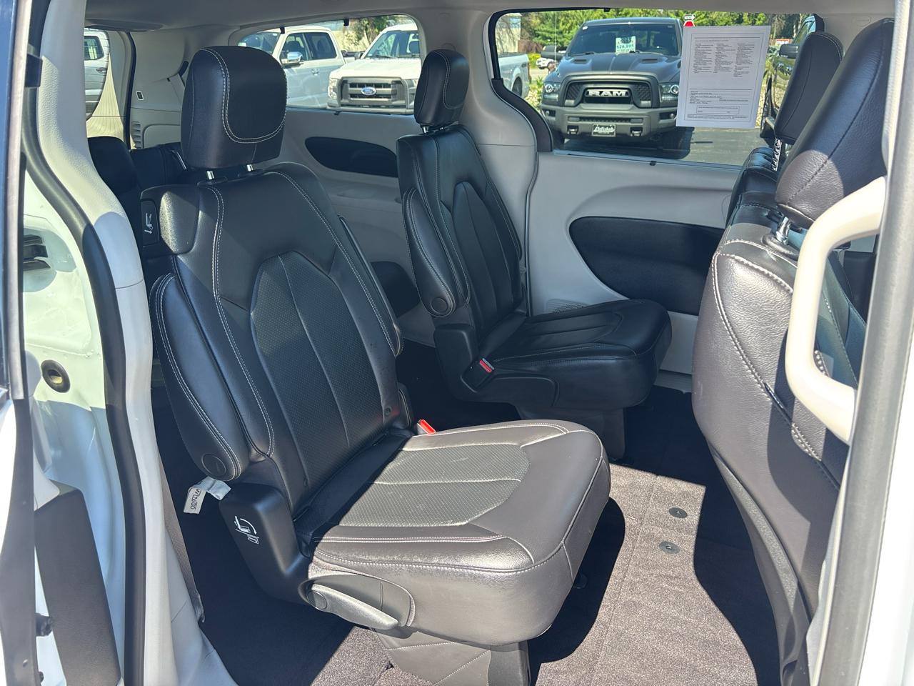 Chrysler Pacifica Touring L FWD 2022