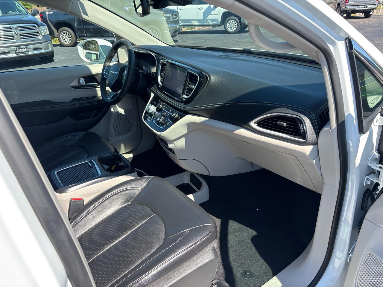 Chrysler Pacifica Touring L FWD 2022