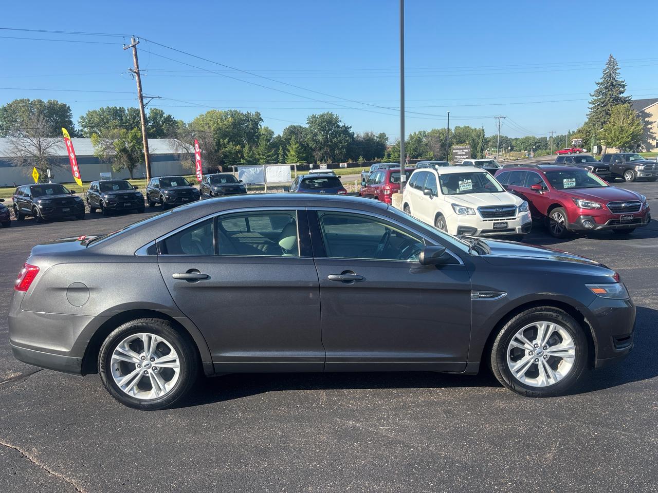 Ford Taurus 4dr Sdn SEL AWD 2015