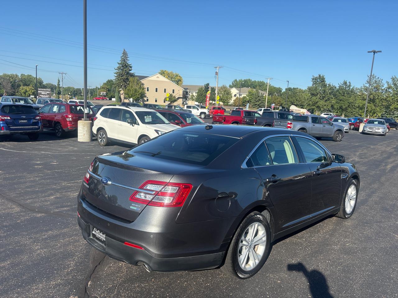 Ford Taurus 4dr Sdn SEL AWD 2015