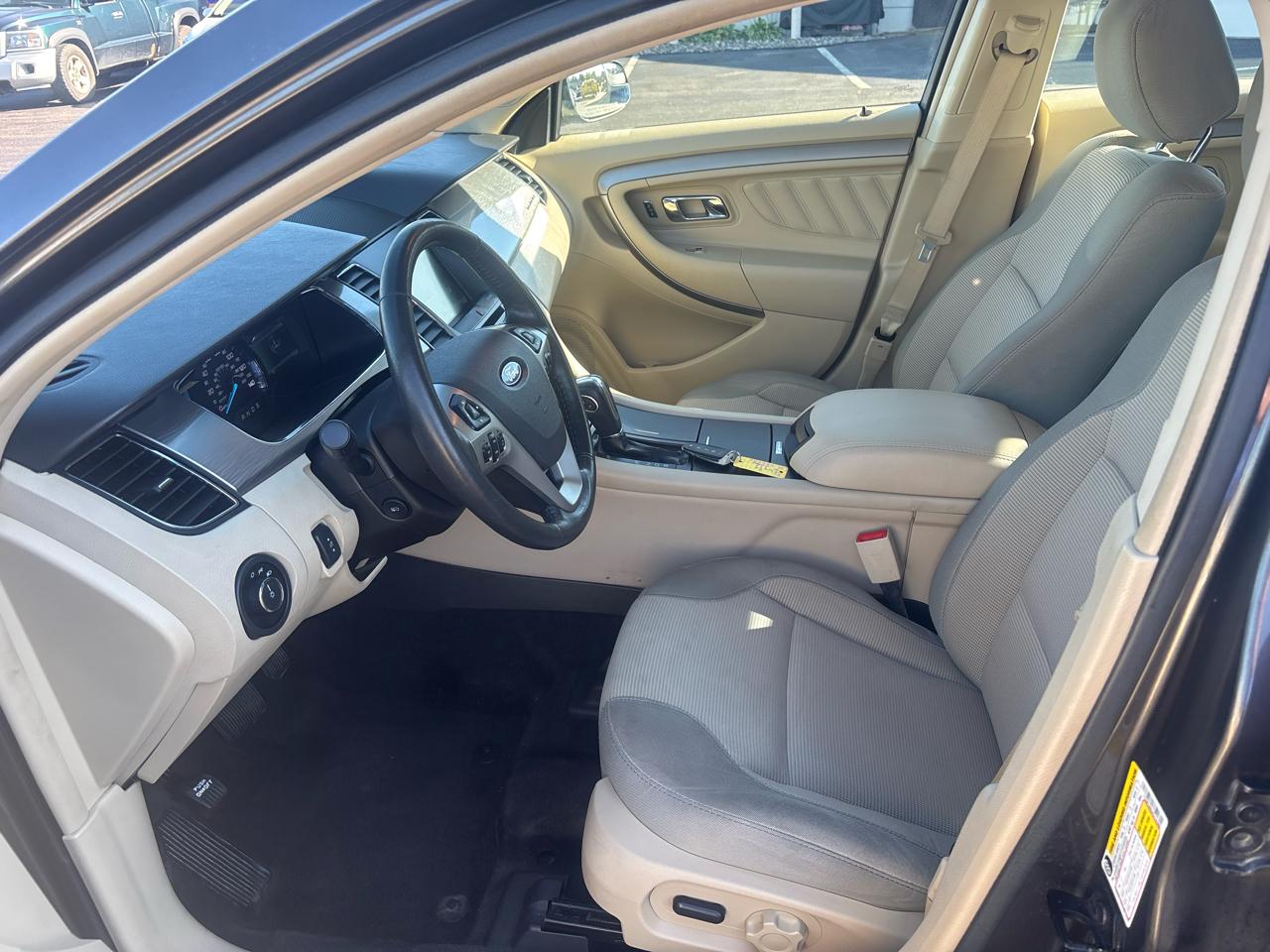 Ford Taurus 4dr Sdn SEL AWD 2015