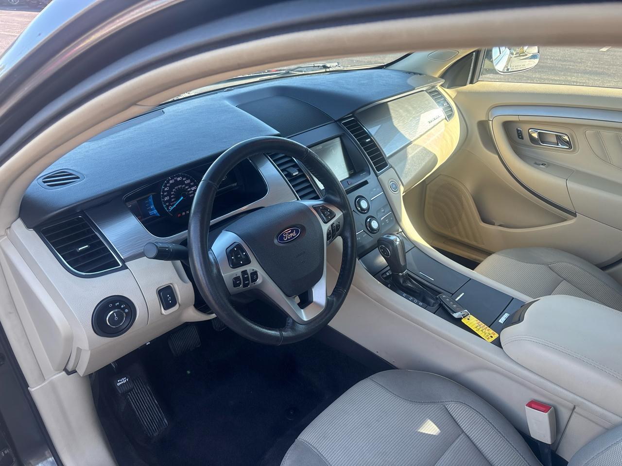 Ford Taurus 4dr Sdn SEL AWD 2015