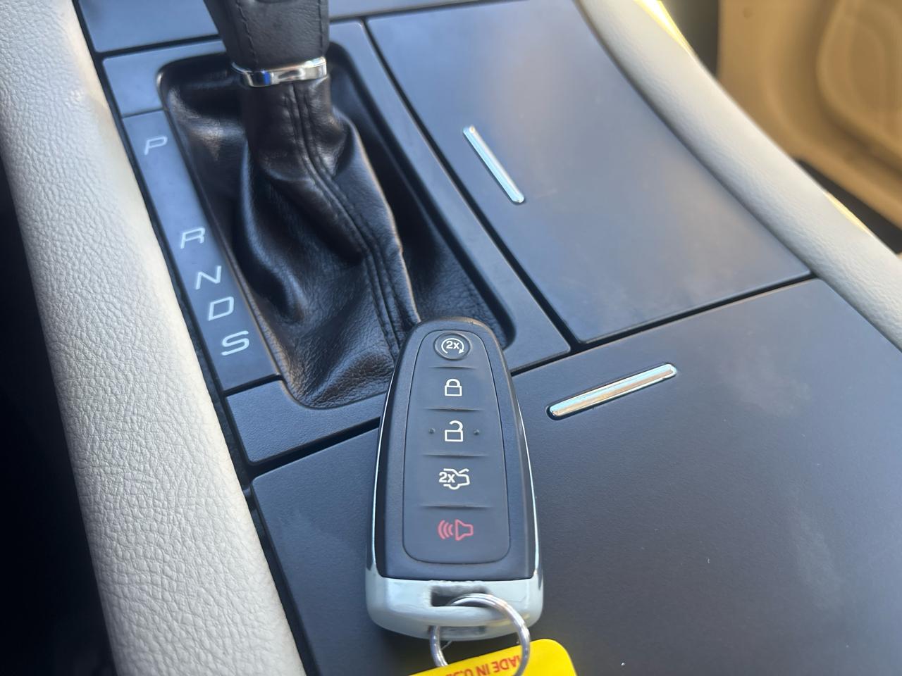 Ford Taurus 4dr Sdn SEL AWD 2015