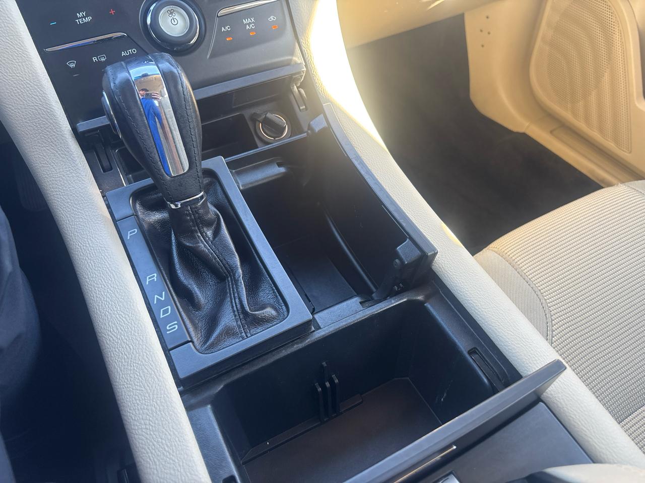 Ford Taurus 4dr Sdn SEL AWD 2015