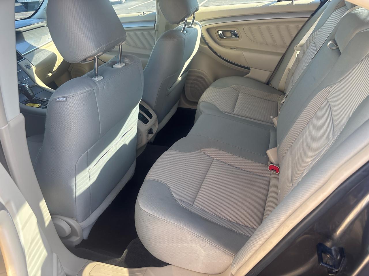 Ford Taurus 4dr Sdn SEL AWD 2015