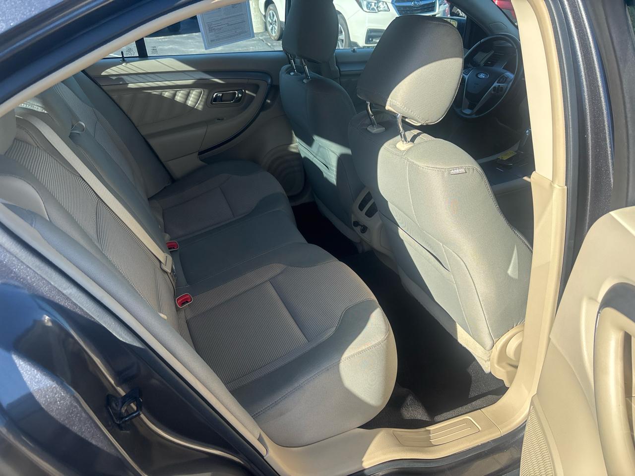 Ford Taurus 4dr Sdn SEL AWD 2015