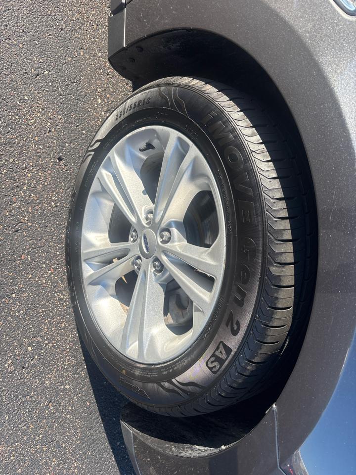 Ford Taurus 4dr Sdn SEL AWD 2015