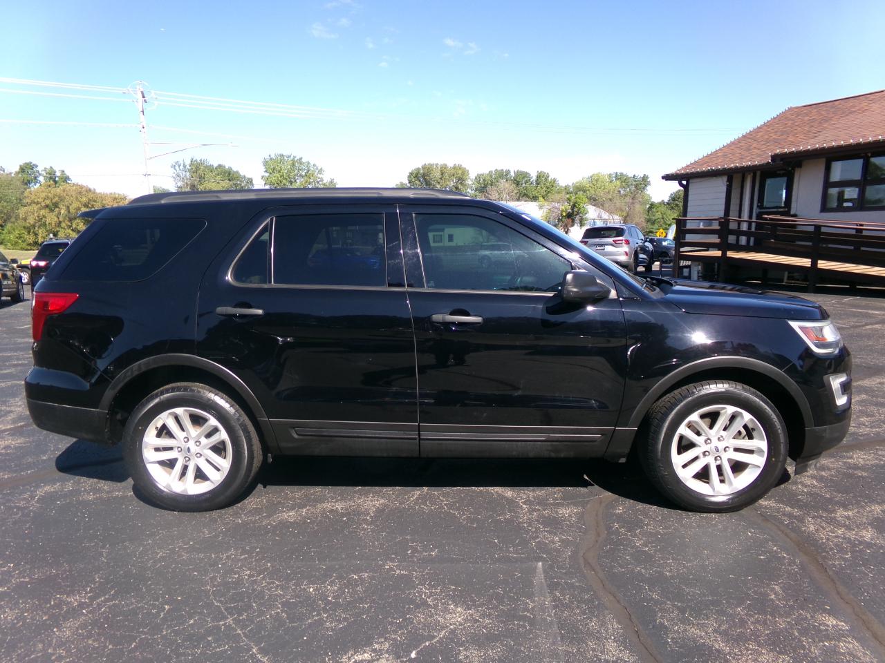 Ford Explorer Base 4WD 2017