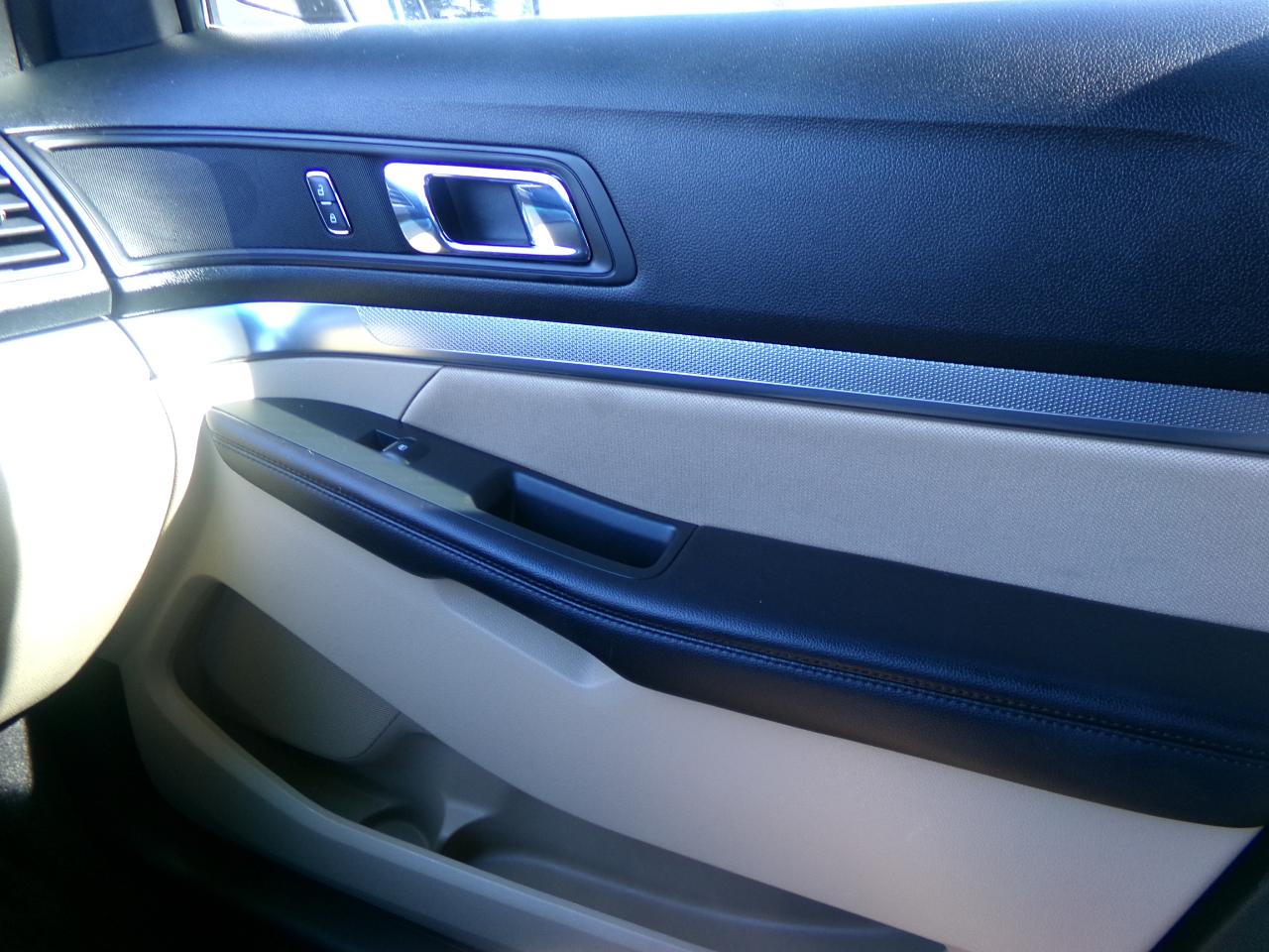 Ford Explorer Base 4WD 2017