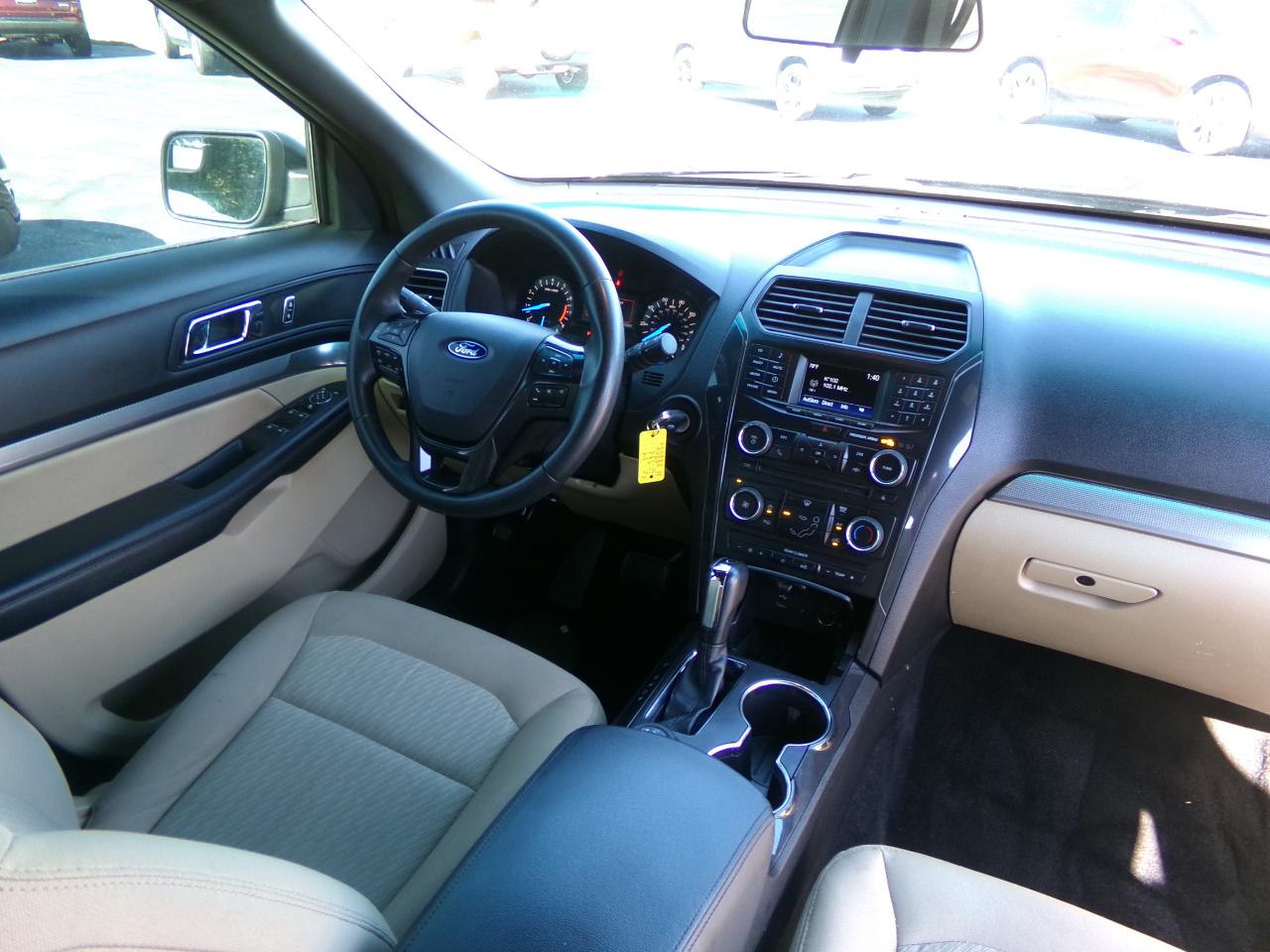 Ford Explorer Base 4WD 2017