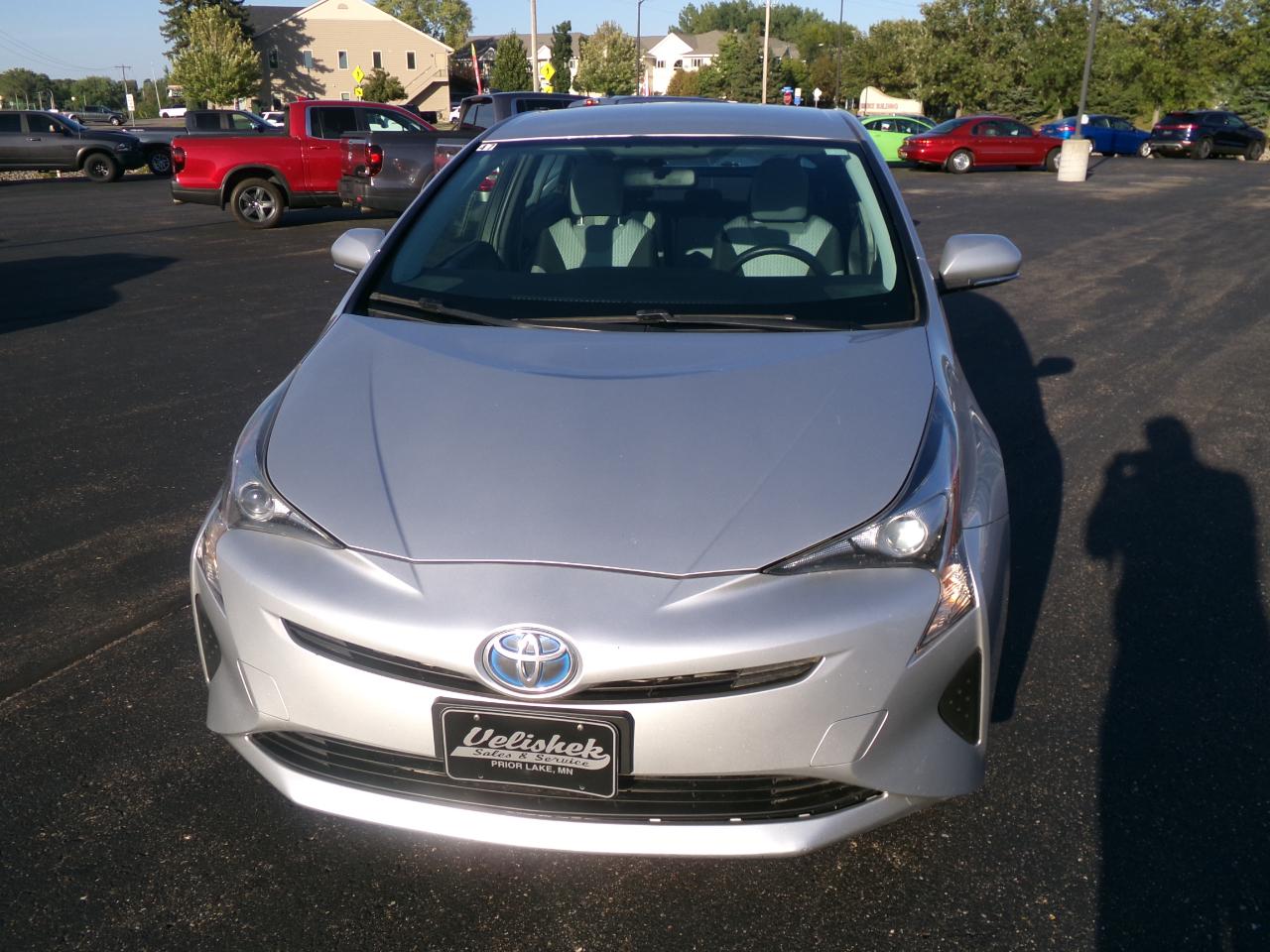 Toyota Prius 5dr HB Two (Natl) 2016