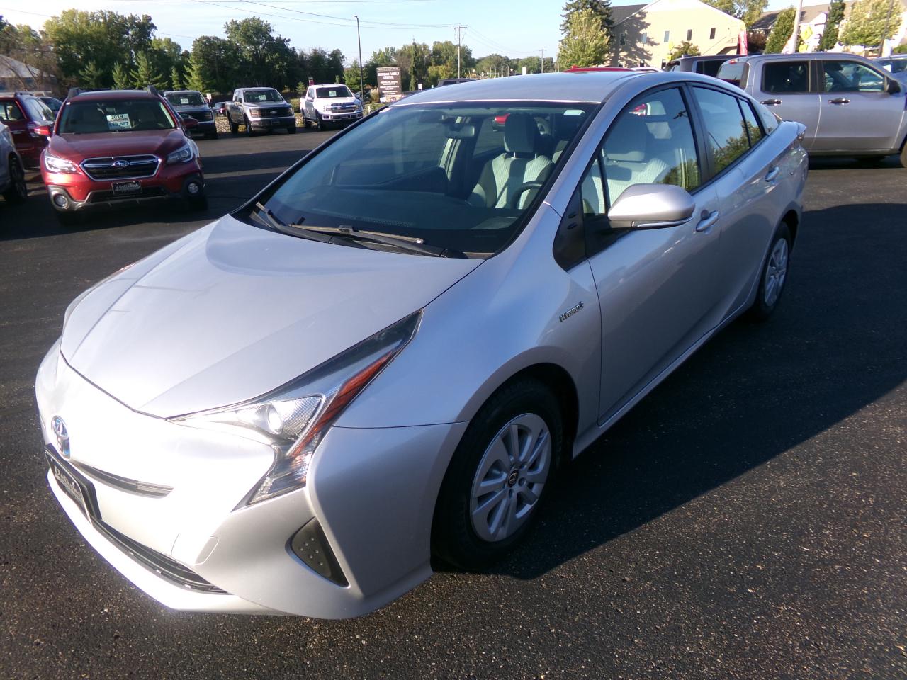Toyota Prius 5dr HB Two (Natl) 2016