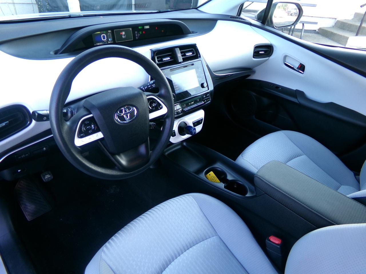 Toyota Prius 5dr HB Two (Natl) 2016