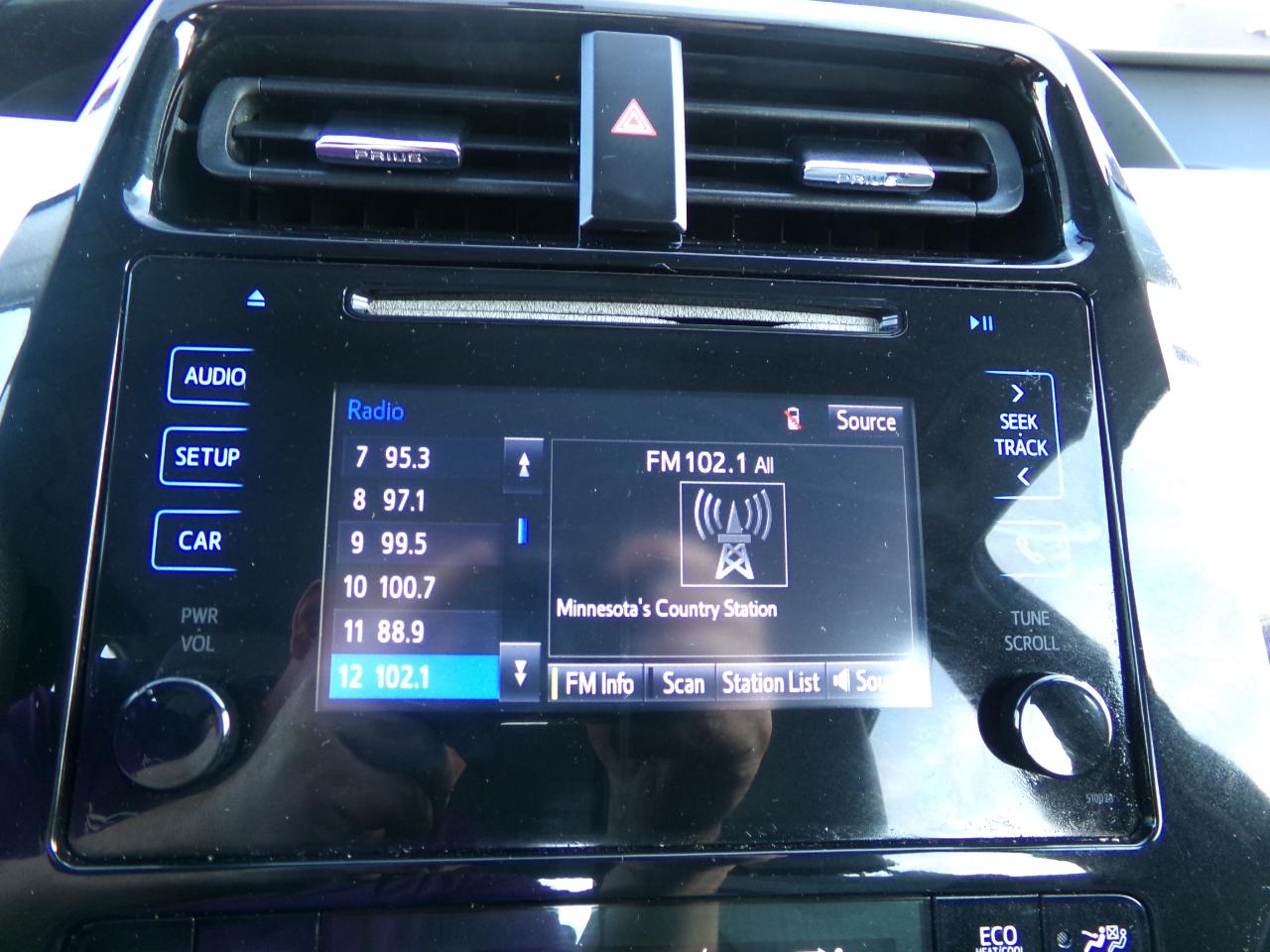 Toyota Prius 5dr HB Two (Natl) 2016