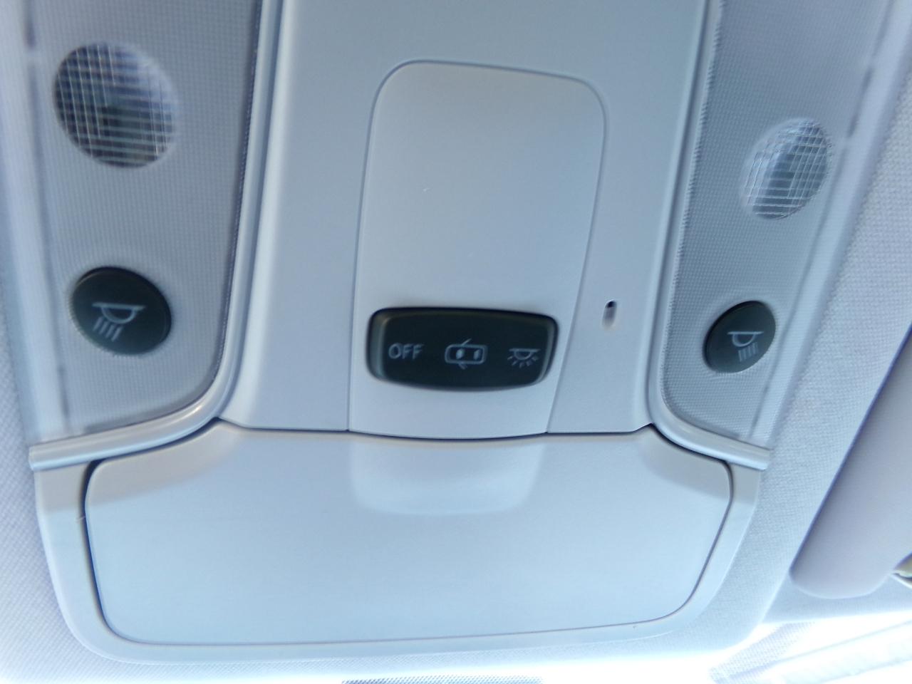 Toyota Prius 5dr HB Two (Natl) 2016